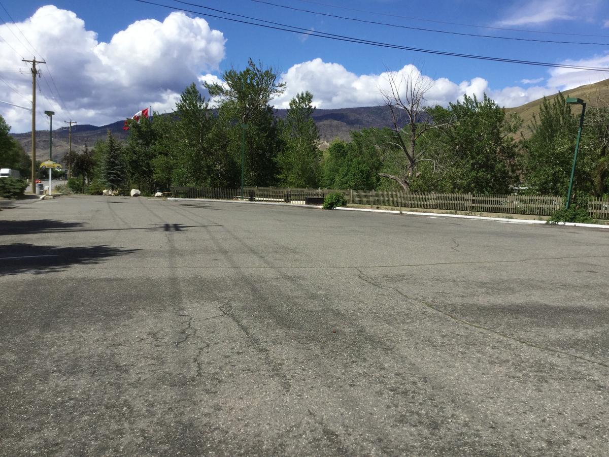 Riverside Motel Cache Creek Exterior photo